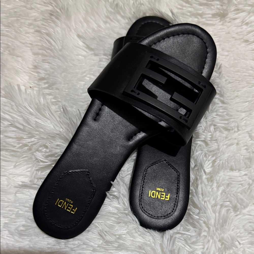 Fendi Black Logo Cutout Slide Sandals - Picture 3 of 7